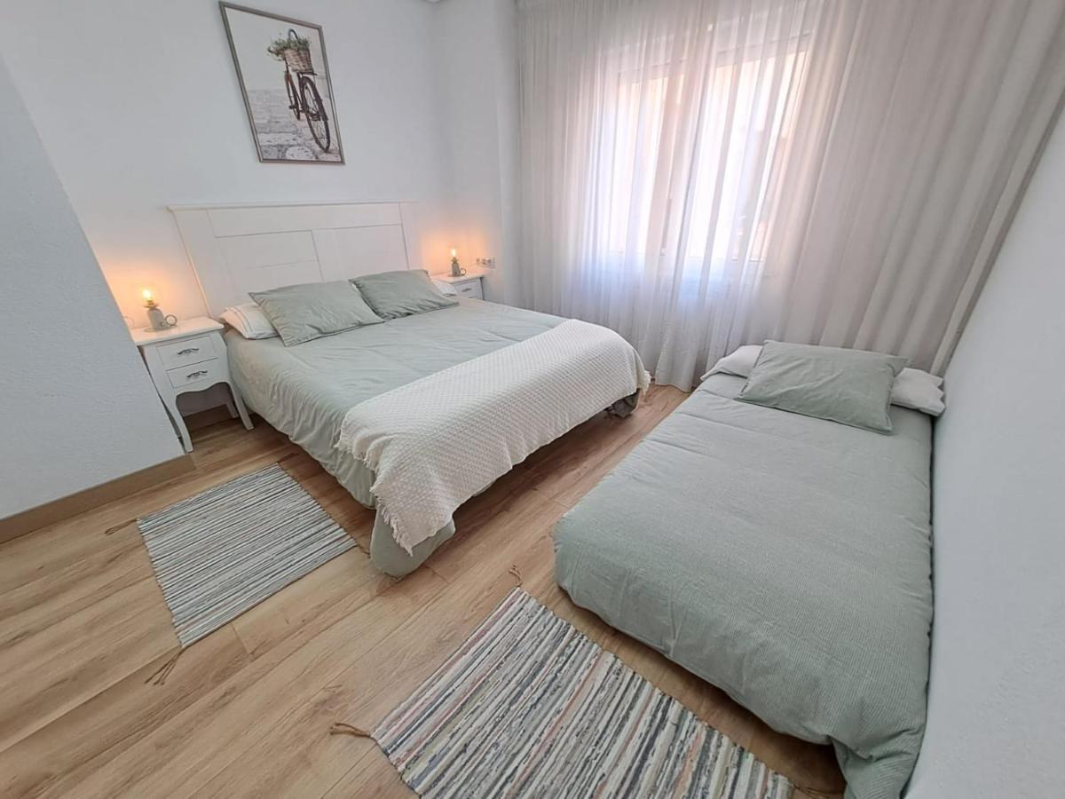 Apartamento De 120M2 Al Lado De Cabarceno Saron Esterno foto