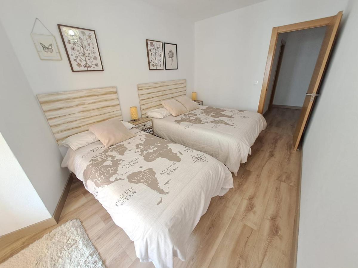 Apartamento De 120M2 Al Lado De Cabarceno Saron Esterno foto