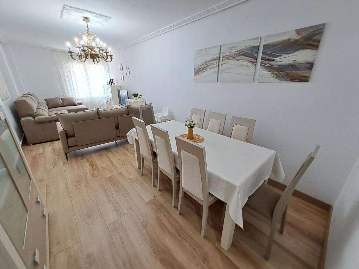 Apartamento De 120M2 Al Lado De Cabarceno Saron Esterno foto
